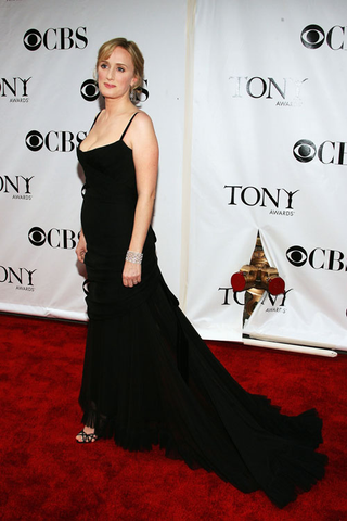 Illustration for article titled Stars Fail To Shine At The 62nd Annual Tony Awards; Theatre Geeks Weep